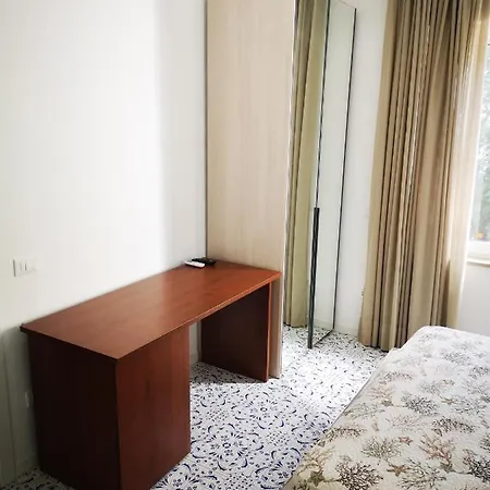 Πανσιόν Luxury Napolitano