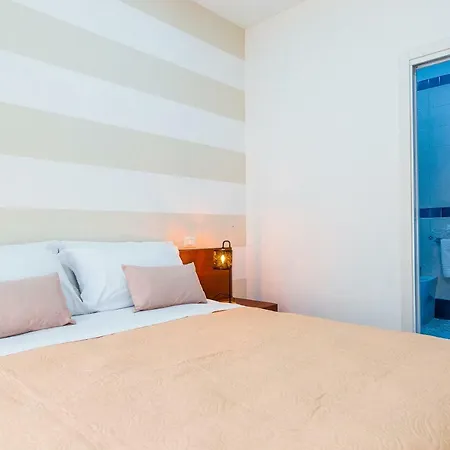 Luxury Napolitano Pensión